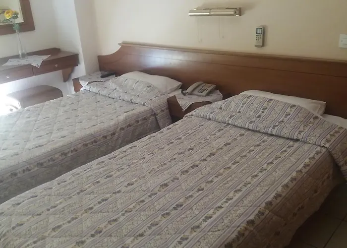 Pyrassos Néa Ankhíalos