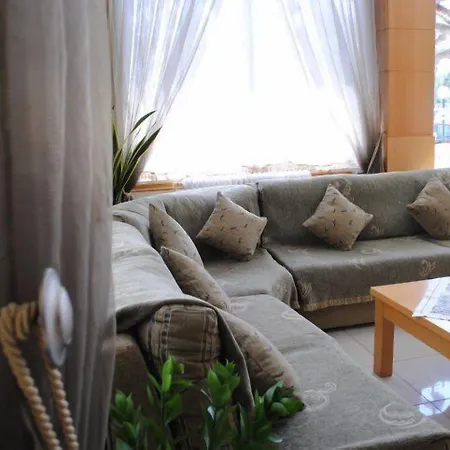 Pyrassos ゲストハウス *