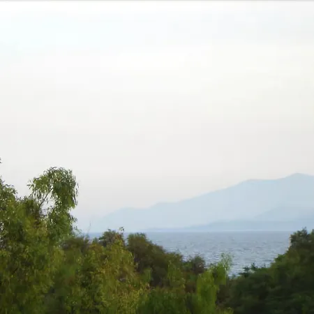 Pyrassos ゲストハウス