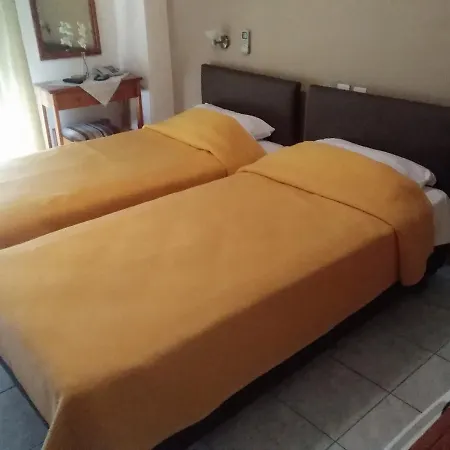 Pyrassos Guest house *