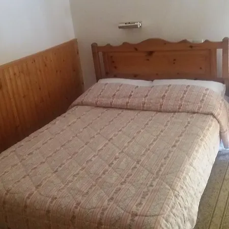 Pyrassos Néa Ankhíalos